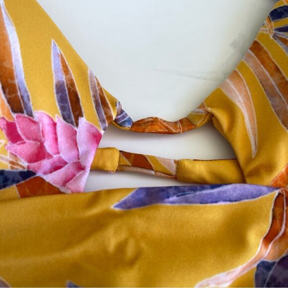 L*Space Alia Cut Out Swim Bikini Top Floral Tropical - Picture 10 of 12